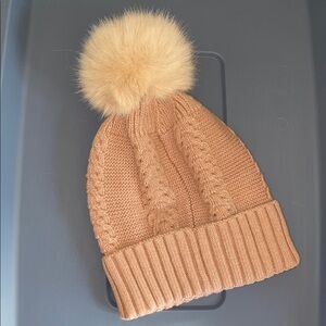 ❄️ NWT Luxurious Natural Cashmere Blend Pom Toque Hat
